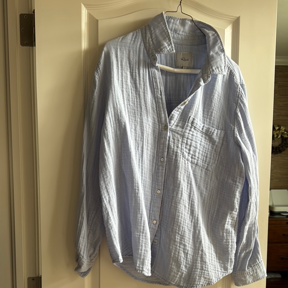 Blue Woman’s Shirt
Great condition. Beautiful light blue soft “quilted” effect